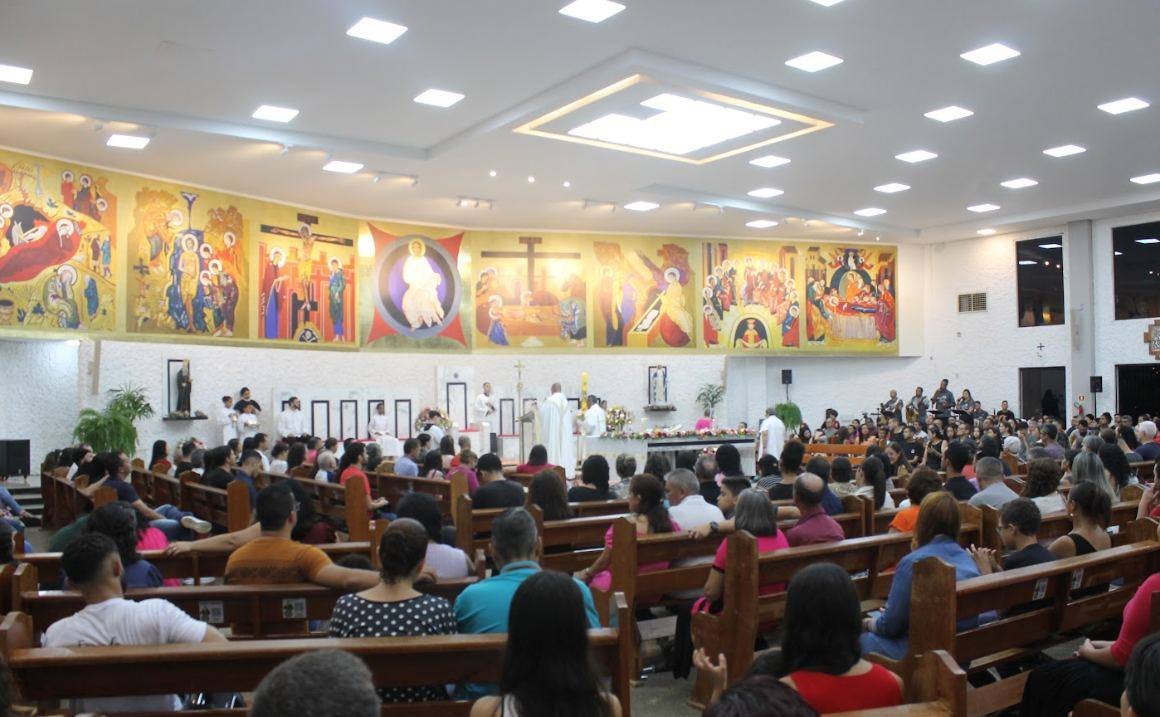 A comunidade reunida na celebração na Matriz